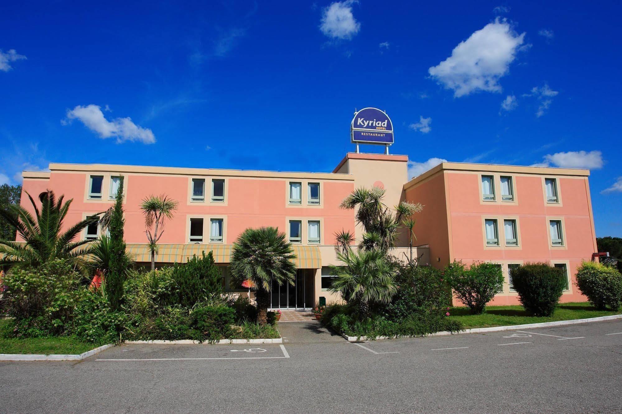 Brit Hotel Marseille Aéroport - A&S Mirabeau Esterno foto